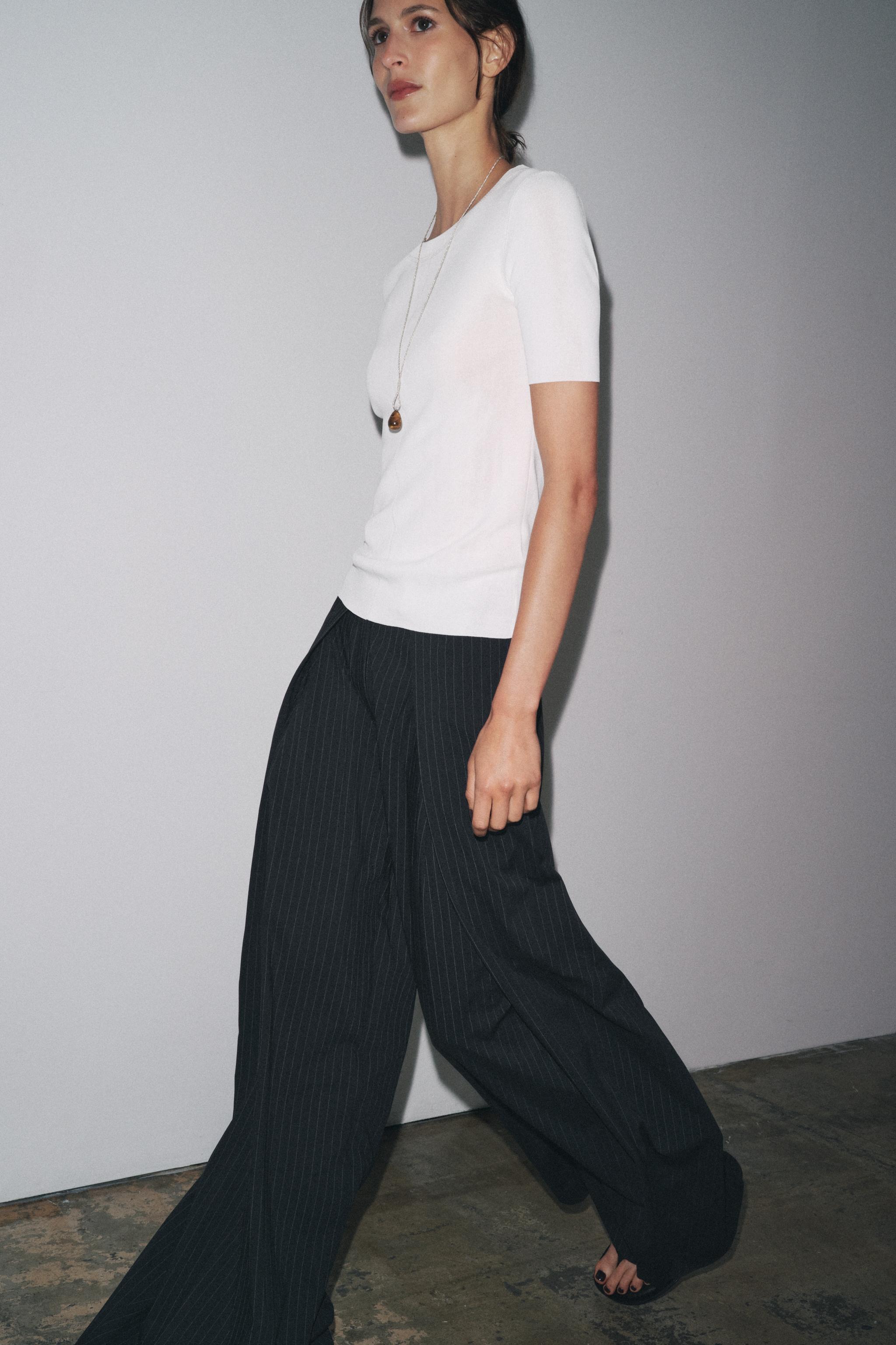 TOP EN MAILLE MANCHES COURTES