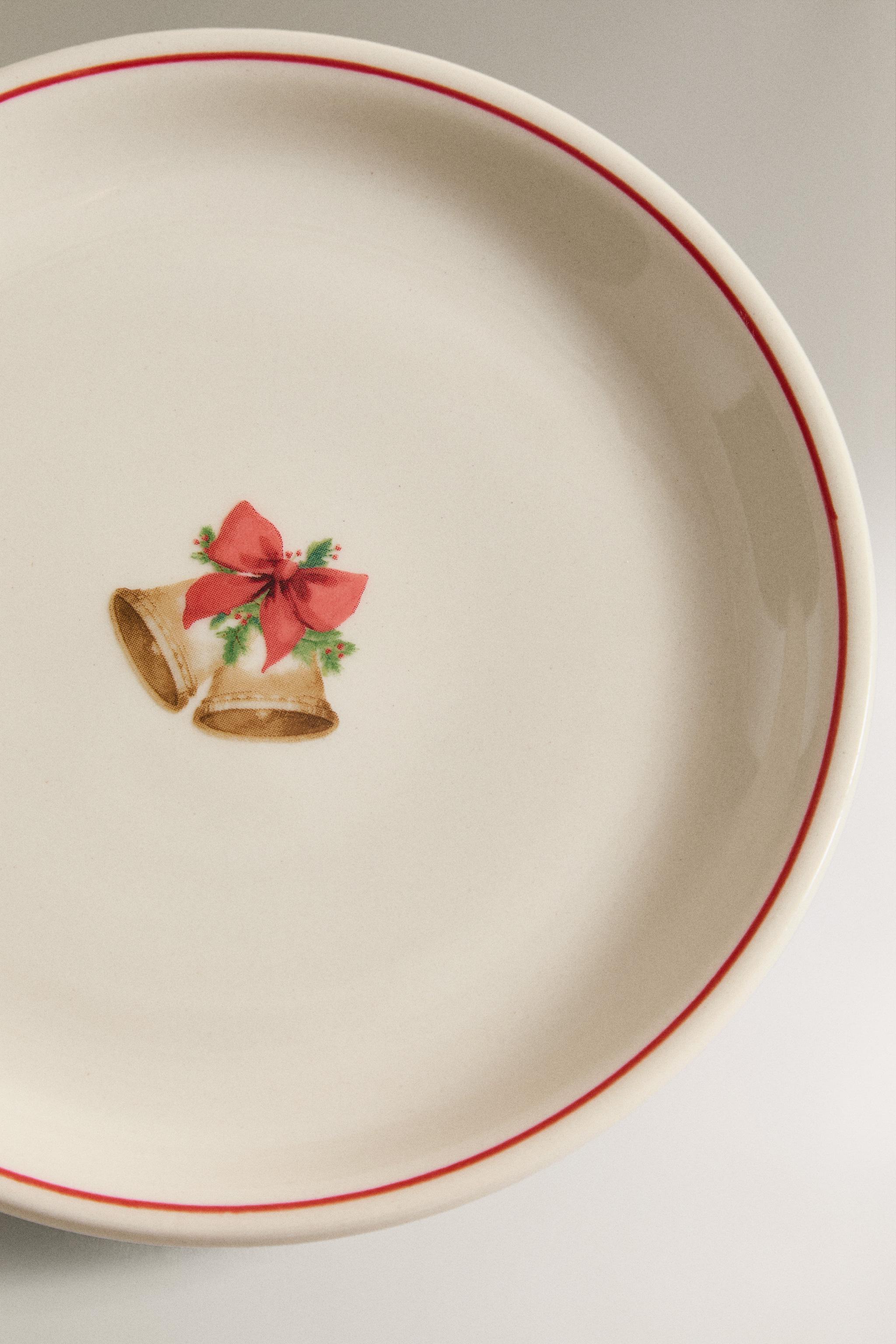 STONEWARE SIDE PLATE WITH CHRISTMAS MOTIF