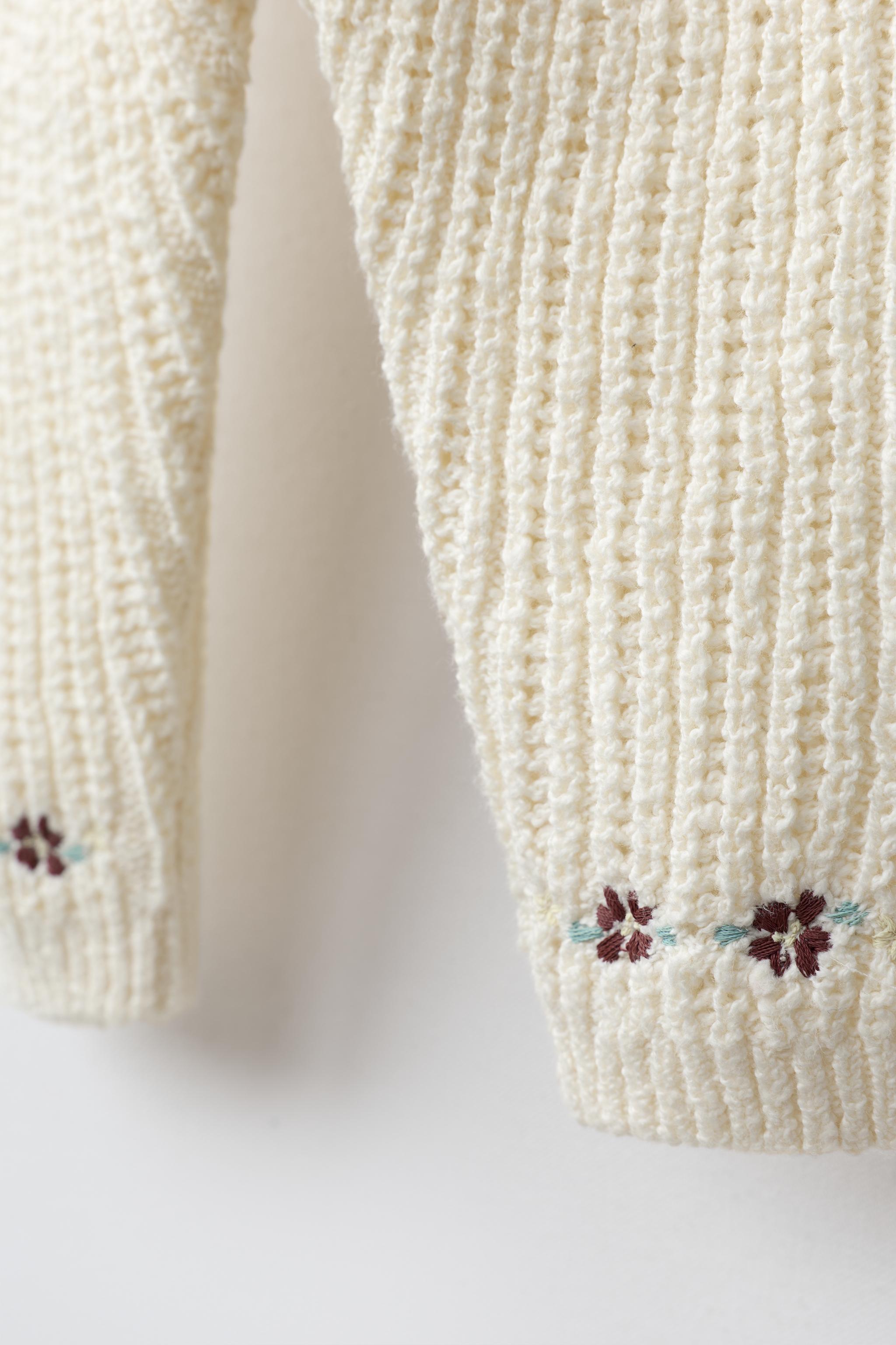 COMBINAISON LONGUE EN MAILLE À BRODERIES FLEURS