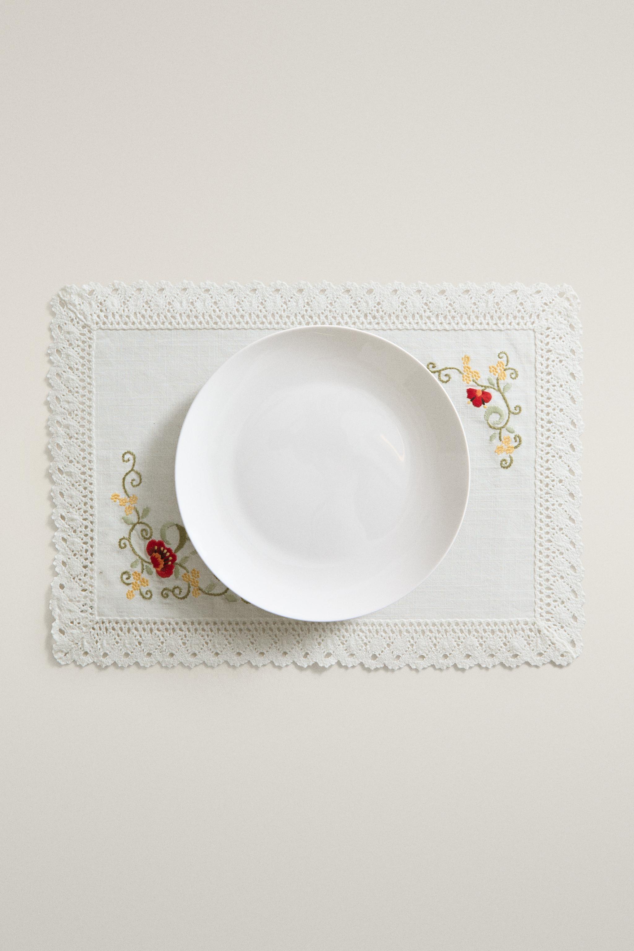 COTTON FLORAL PLACEMAT