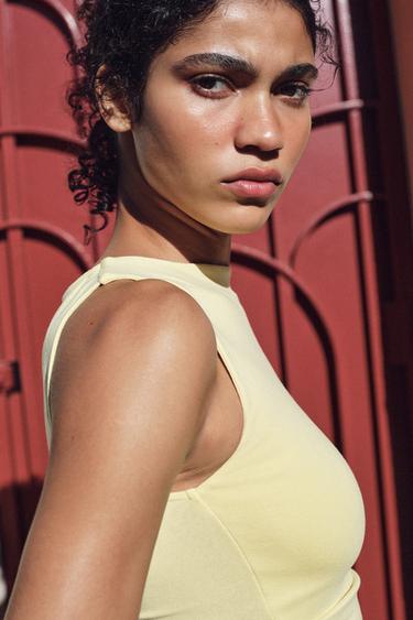 HAUT ASYMÉTRIQUE À PLIS - Jaune de Zara - Image 2