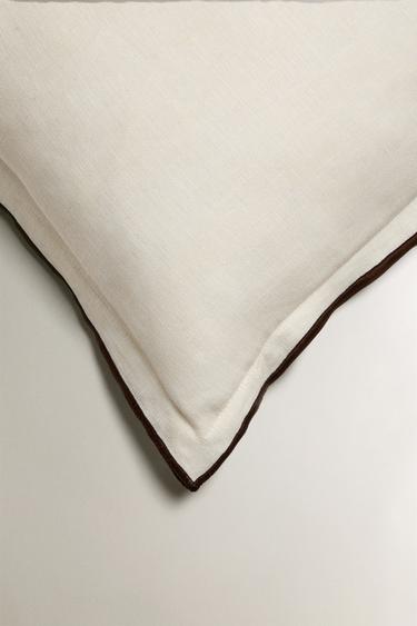 CUSHION COVER WITH OVERLOCK - White by Zara - Image 1