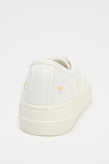 BASKETS BRODÉES FLEURS - Blanc de Zara - Image 5