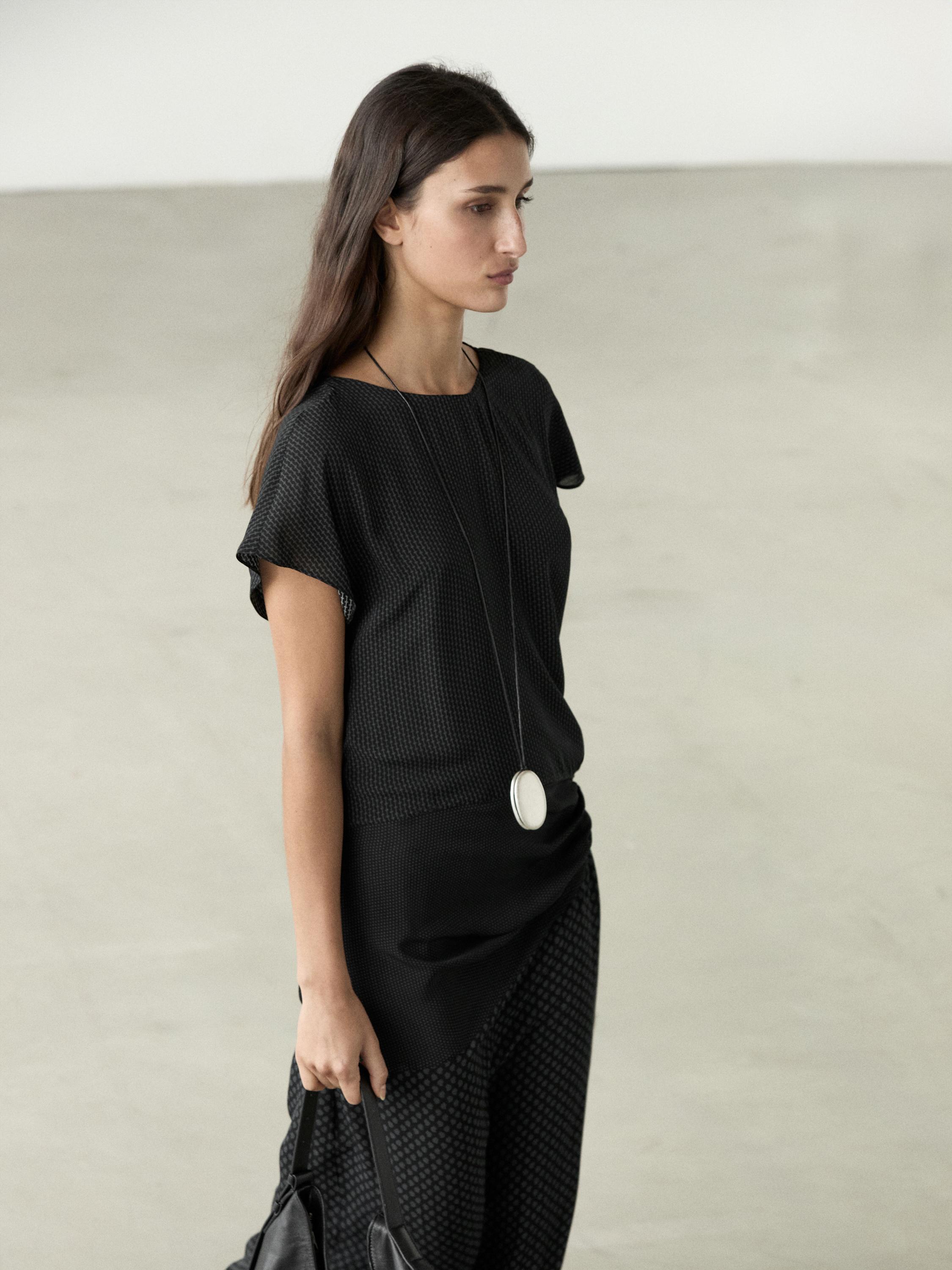 Robe longue fluide imprimée avec nœud