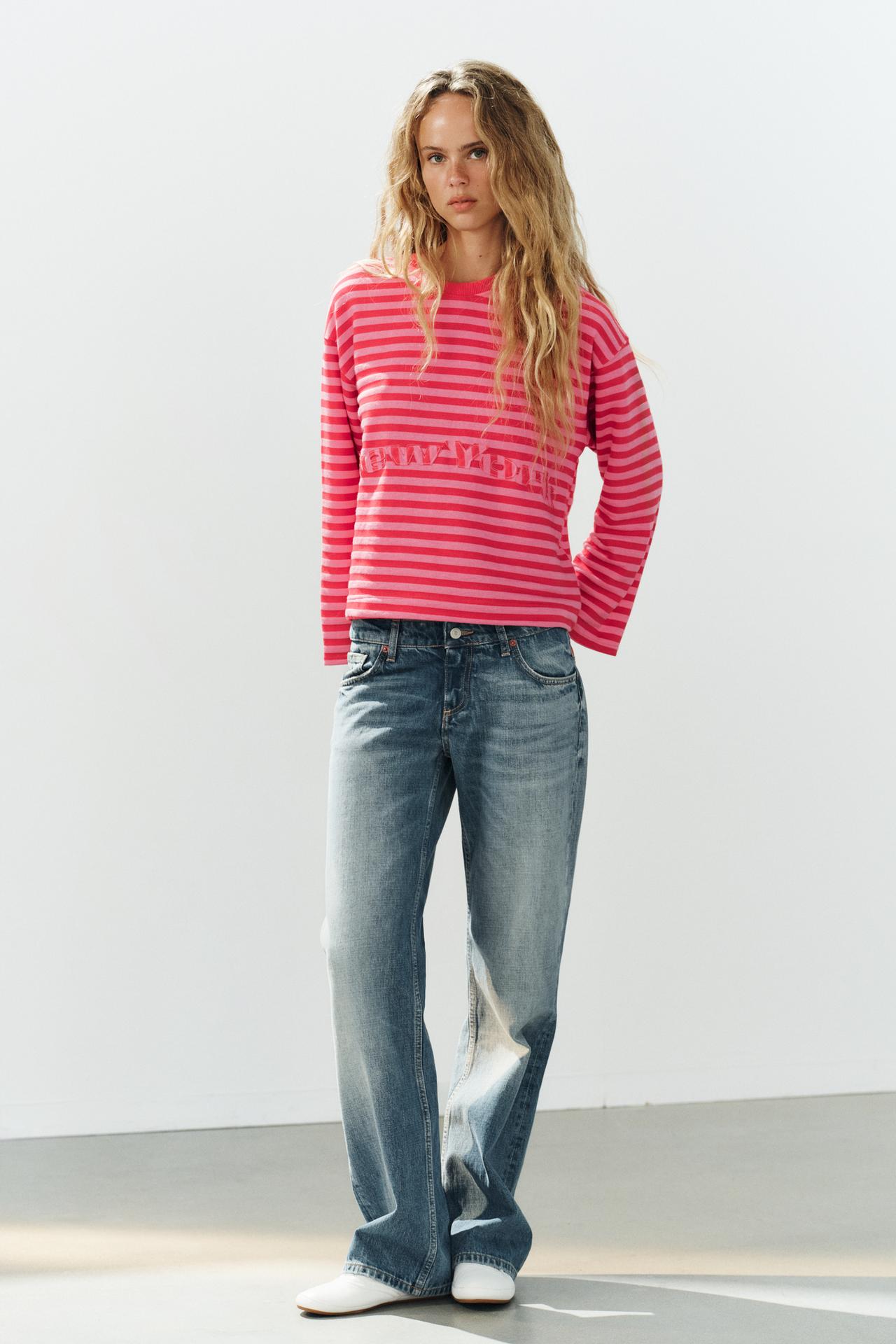 STRIPED TEXT T-SHIRT — Red
