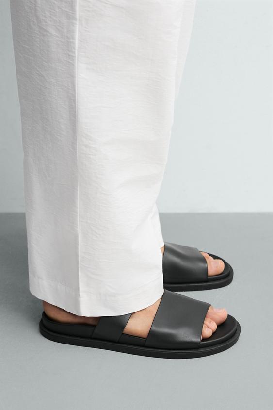 صندل بأشرطة - أسود الخاص بـ Zara - صورة 0