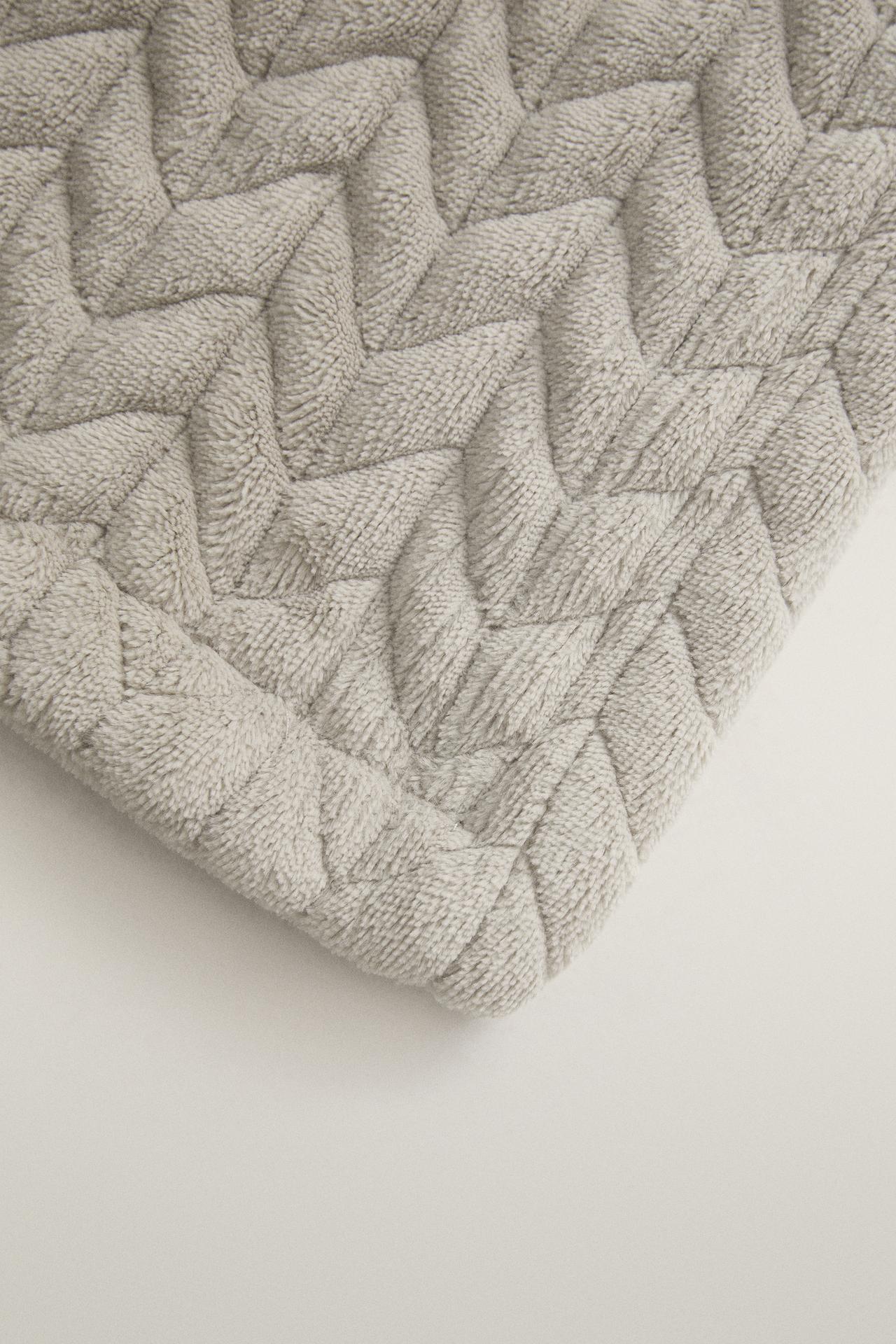 TEXTURED FLEECE BLANKET — Sand