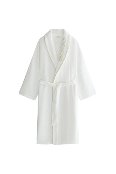 DRESSING GOWN WITH PLANT EMBROIDERY - أبيض مكسور الخاص بـ Zara