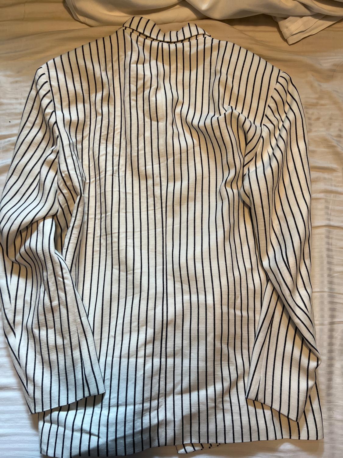 OVERSIZED STRIPED BLAZER - Image 2