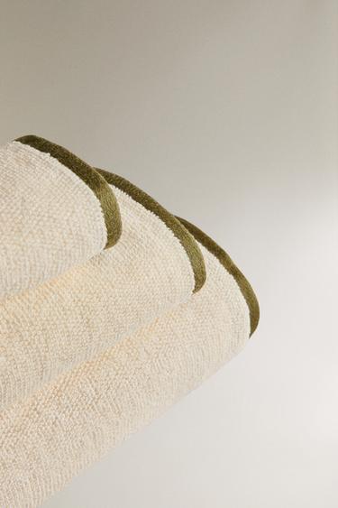 REVERSIBLE RICE STITCH BATH TOWEL WITH BORDER - Ivory by Zara - Image 1