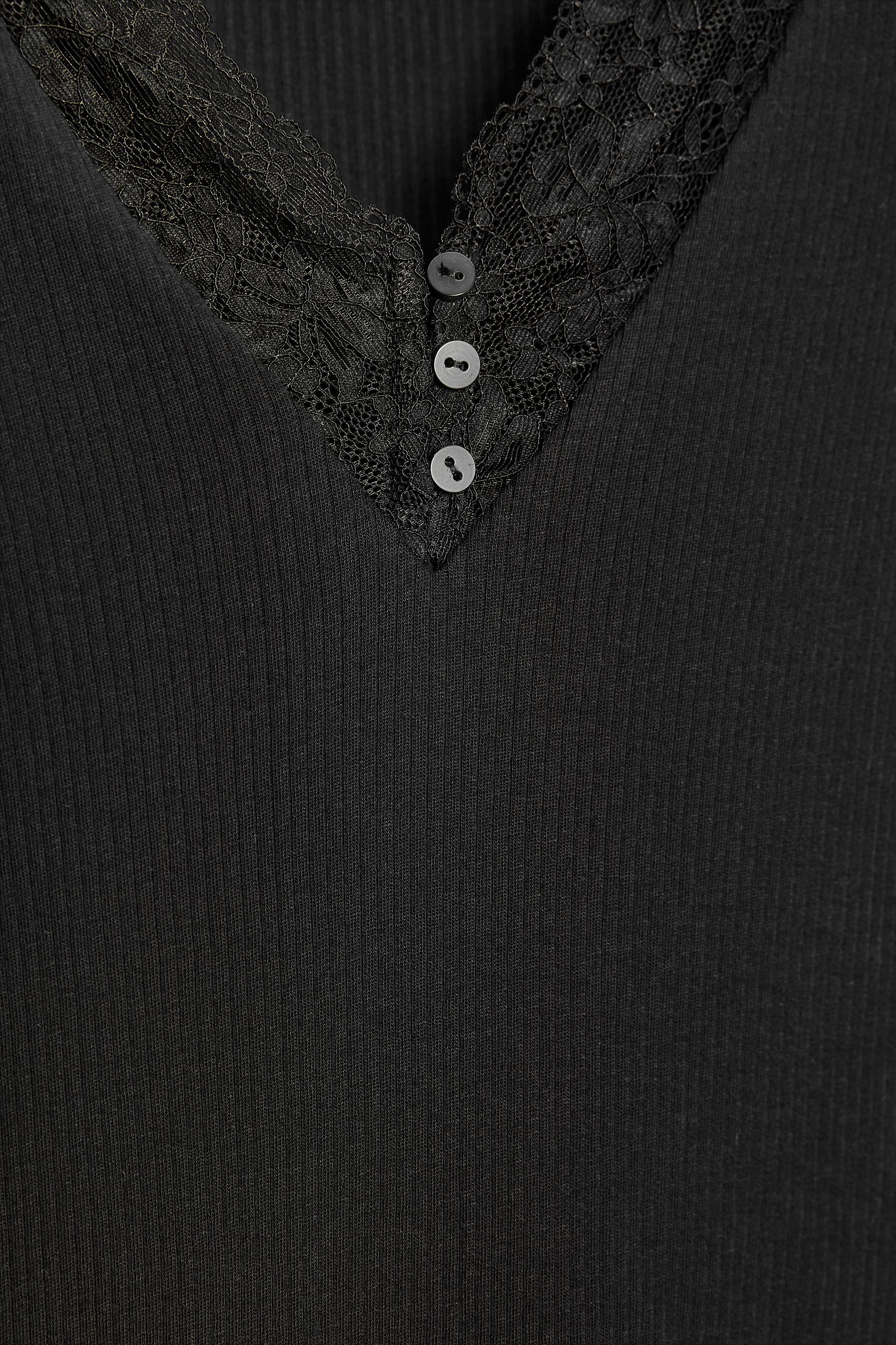 RIBBED LACE T-SHIRT
