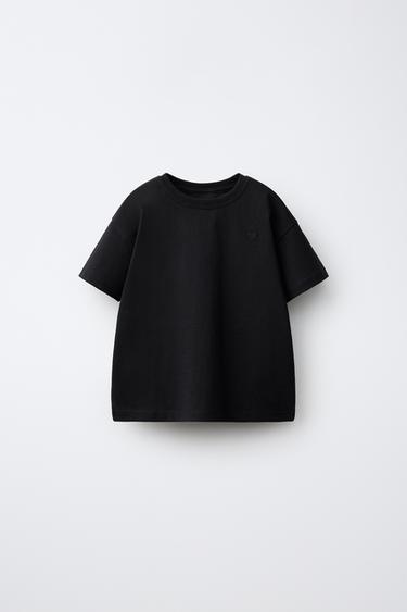 CAMISETA LISA CORAZÓN BORDADO - Negro de Zara