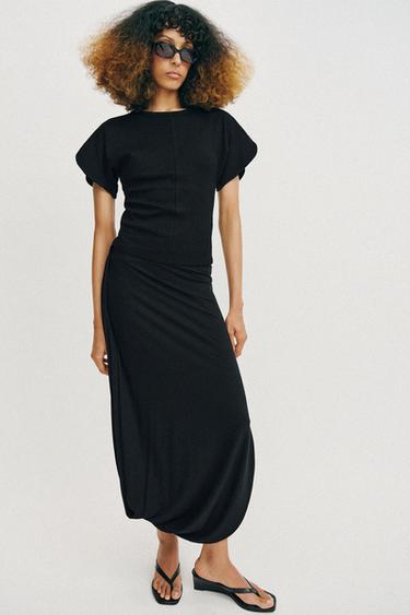 CAMISETA MANGA ABULLONADA - Negro de Zara