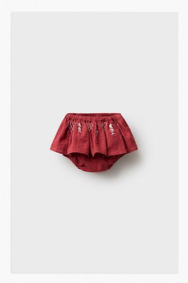 PANTI VOLANTE BORDADOS - Rojo de Zara