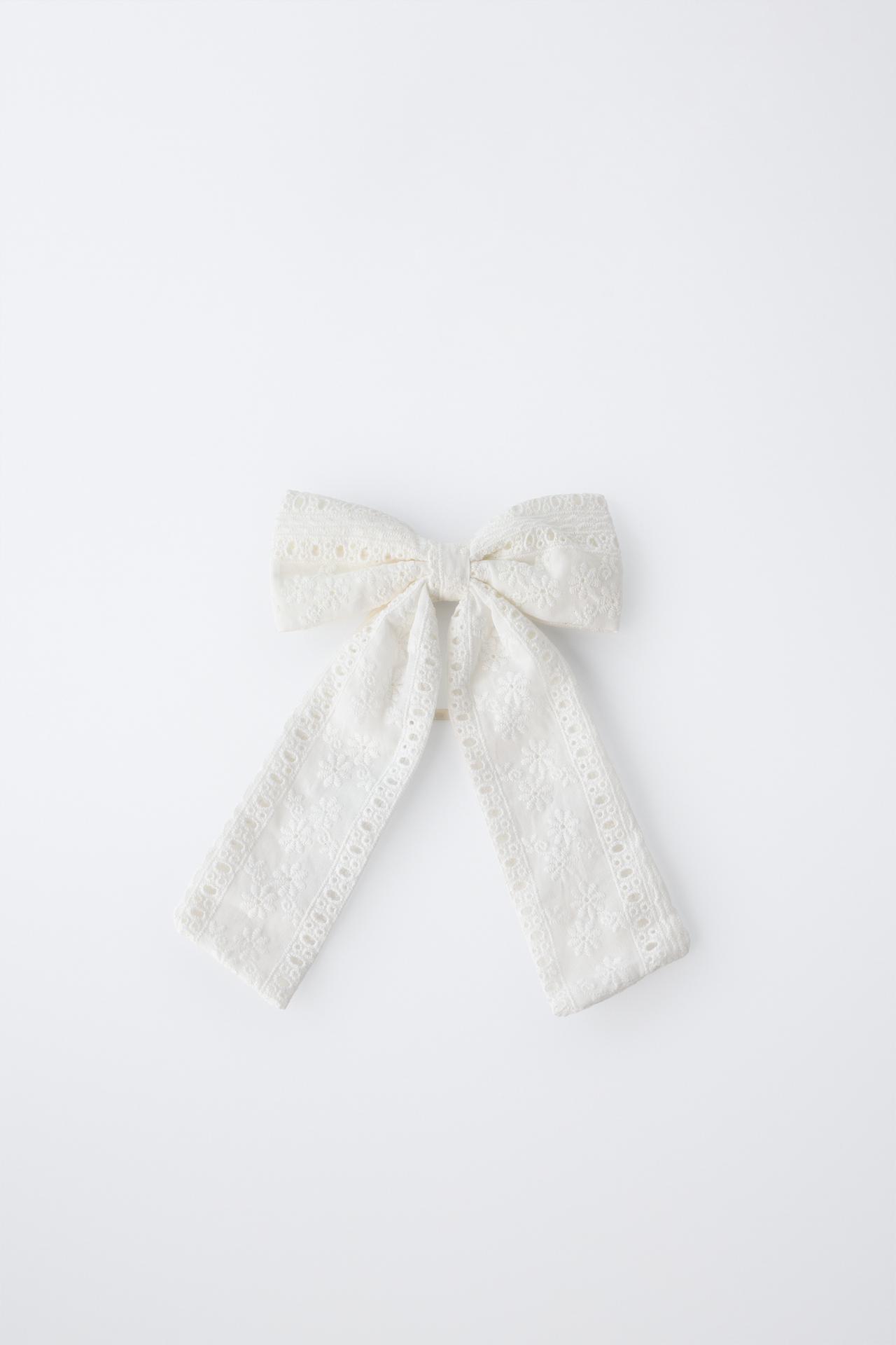 CUT-OUT BOW ELASTIC AND CLIP — White