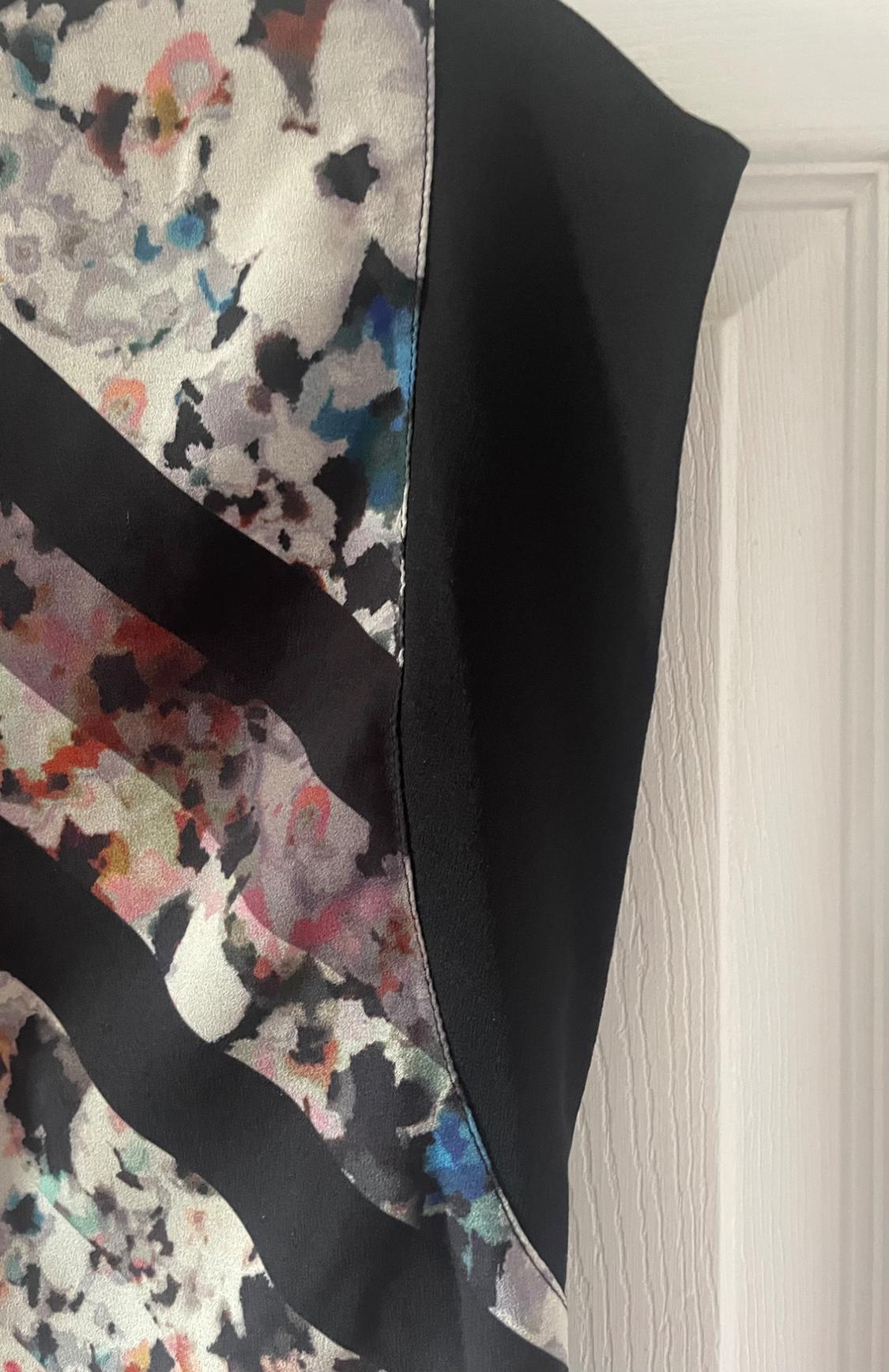 ZARA PRINTED BLOUSE. SIZE SMALL - Image 6
