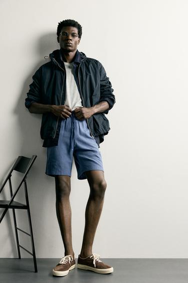 RELAXED FIT VISCOSE/LINEN BERMUDA SHORTS - Light blue by Zara