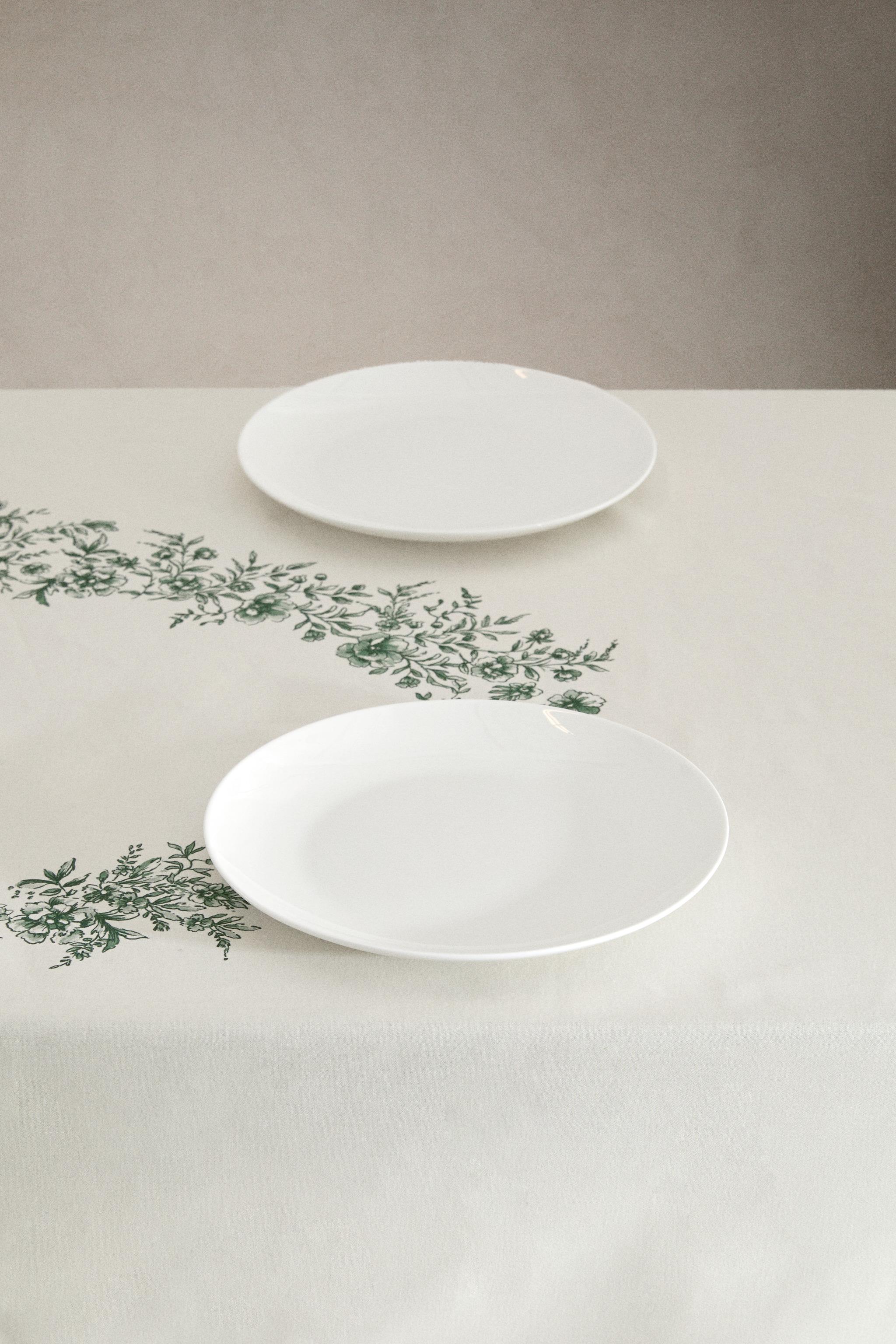 FLORAL SATIN TABLECLOTH — Greenish