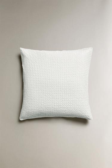 WAFFLE-KNIT PILLOWCASE - White by Zara - Image 2
