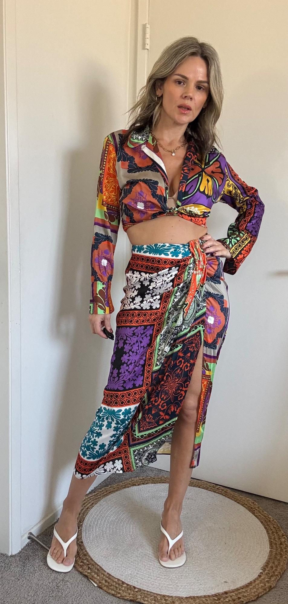 BLUSA CORTA ESTAMPADA