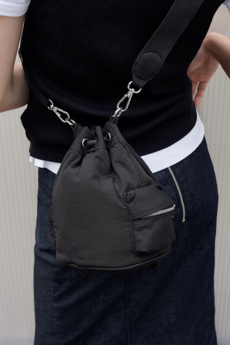 テクニカル素材ミニバケットバッグ - ブラック | ZARA Japan / 日本 