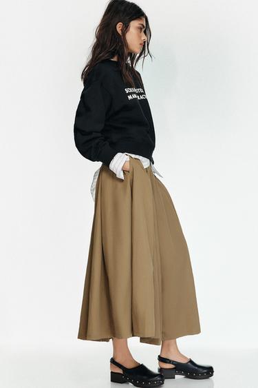 ZUECO PIEL TACHAS - Negro de Zara