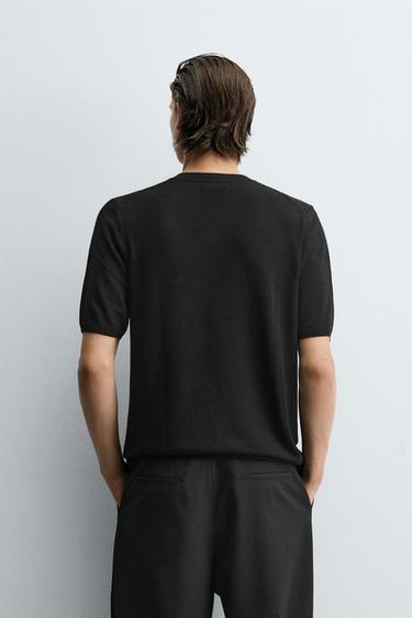 T-SHIRT EN MAILLE COL EN V - Noir de Zara - Image 2