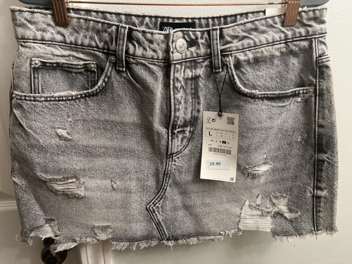 RIPPED DENIM MINI SKIRT - Image 3