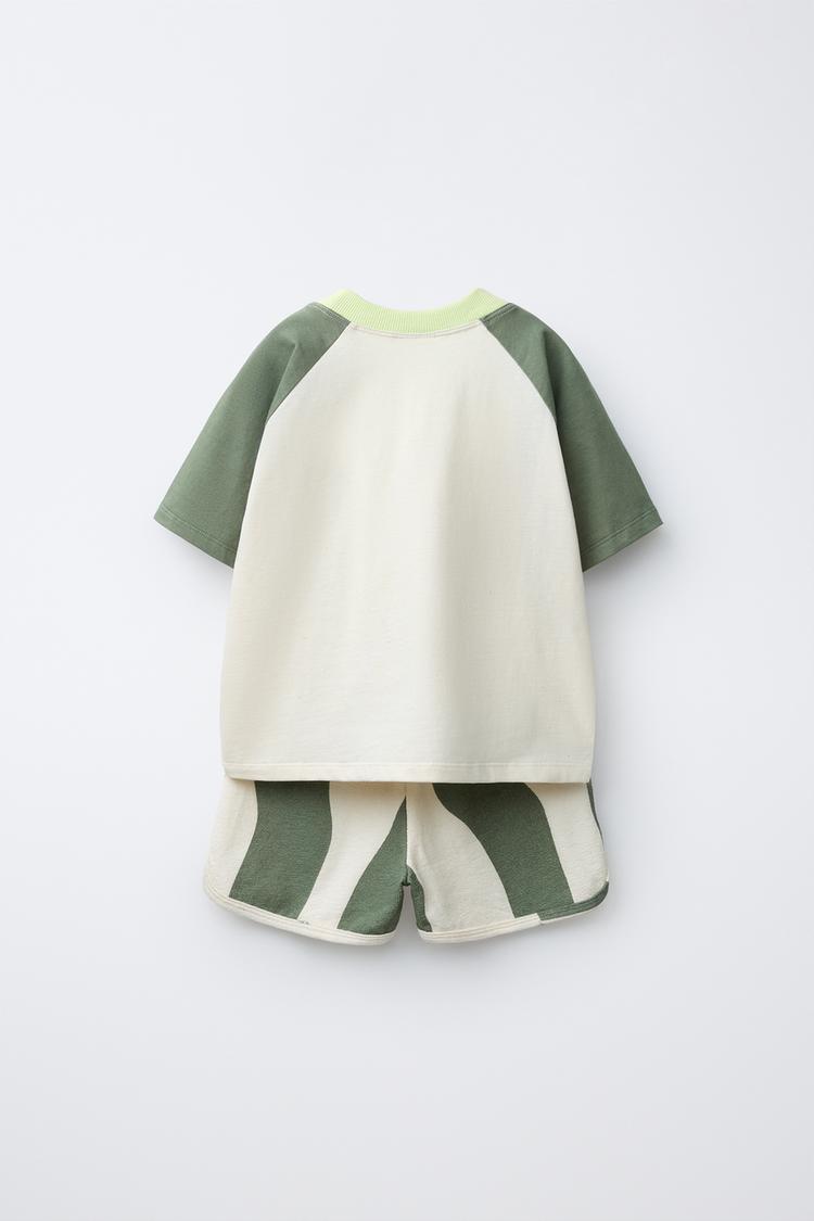 CONJUNTO DE CAMISETA Y BERMUDA CON ONDAS A BLOQUES DE COLOR 2