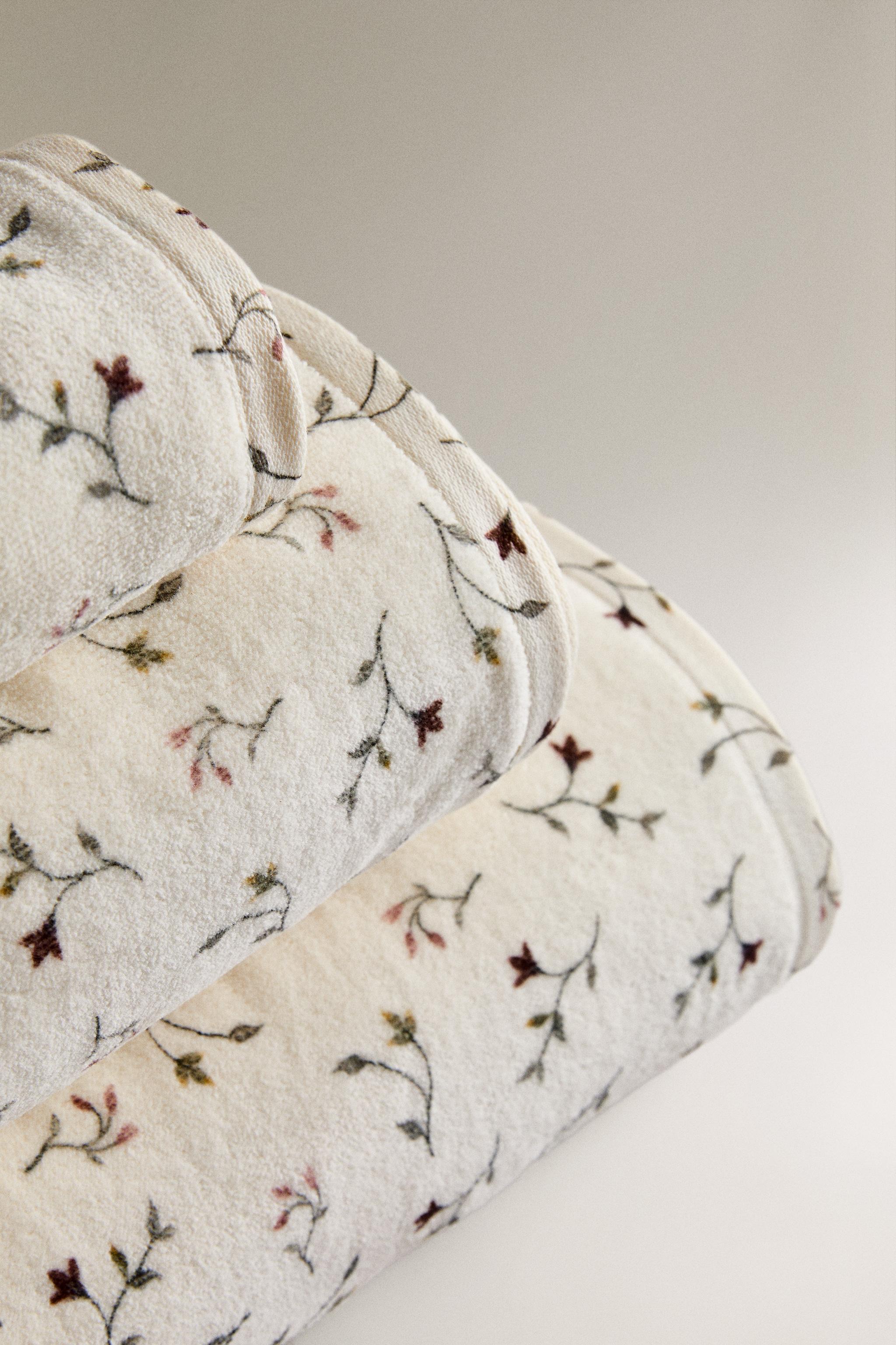 FLORAL BATH TOWEL