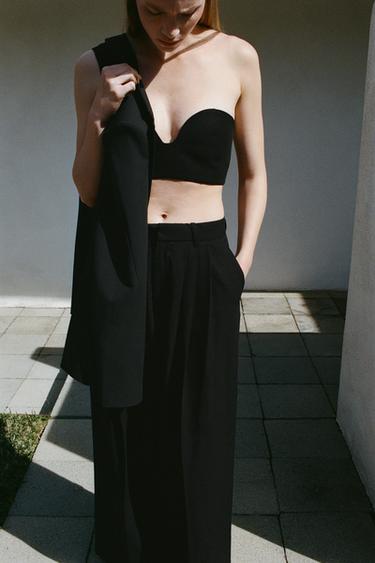 TOP BANDEAU بفتحة صدر على شكل قلب - أسود الخاص بـ Zara