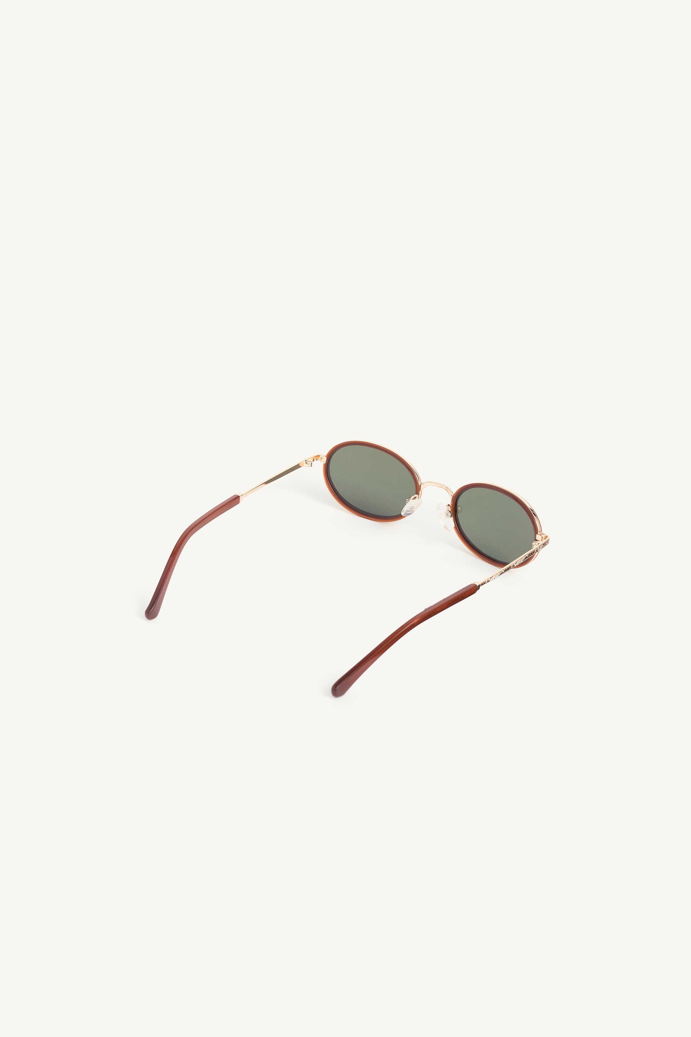 LUNETTES DE SOLEIL OVALES