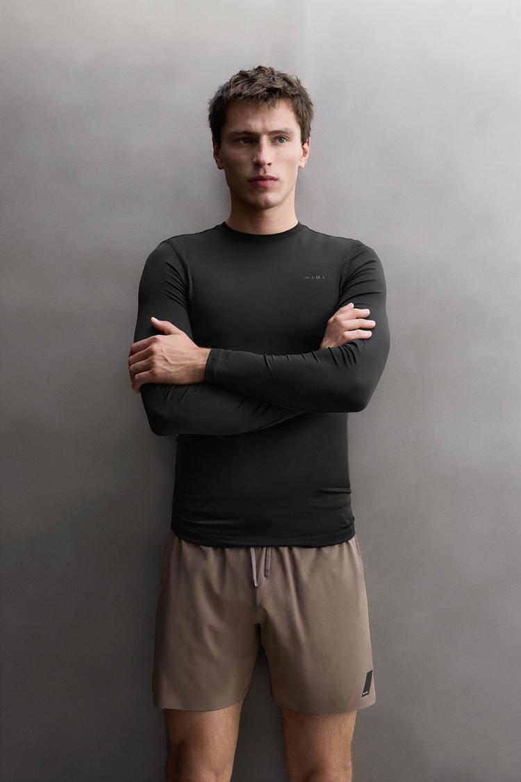 TECHNICAL FIRST LAYER TOP