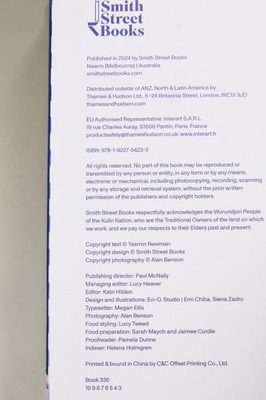 EAT NYC BOOK (ENGLISH) - Blue by Zara - Image 3