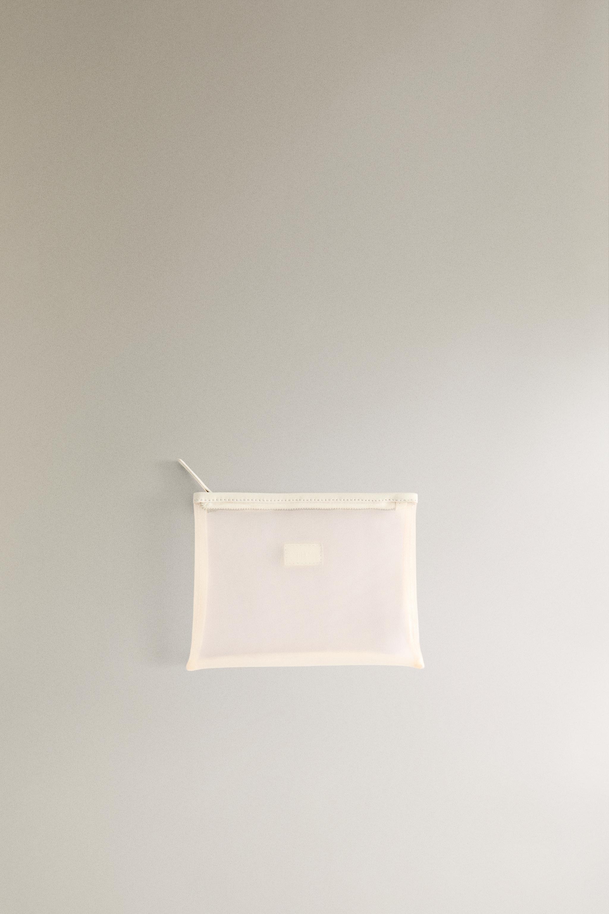 SMALL MESH MAKEUP BAG