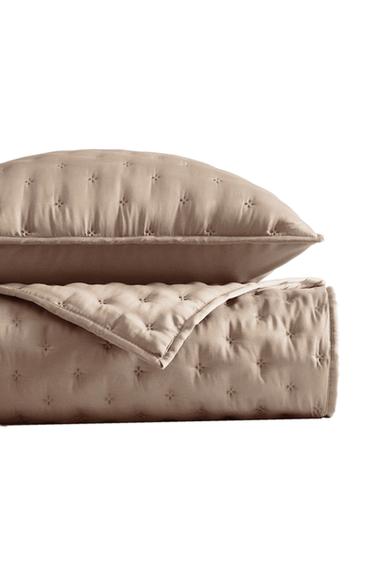PLAIN QUILTED BEDSPREAD WITH KNOTS - Pink by Zara