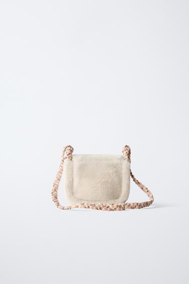 SAC BANDOULIÈRE EFFET FOURRURE - Blanc écru de Zara - Image 4