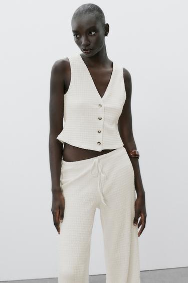 TOP CHALECO ESTRUCTURA - Crudo de Zara