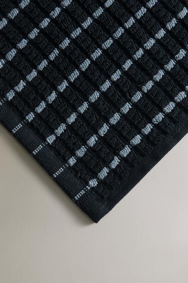 TEXTURED BATH TOWEL - Navy blue by Zara - Image 2