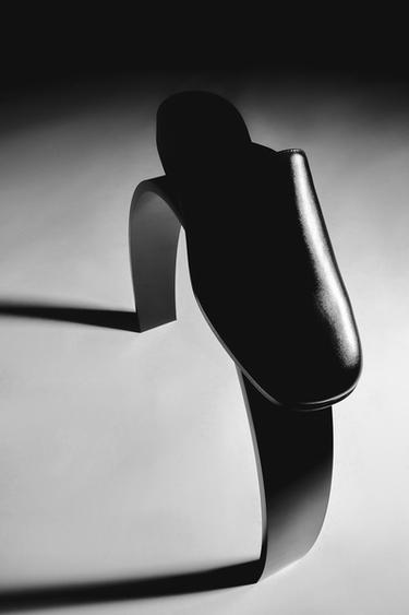 LEATHER CLOGS LIMITED EDITION - Black by Zara