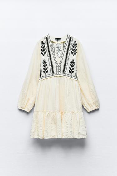 ROBE COURTE BRODÉE - Écru de Zara