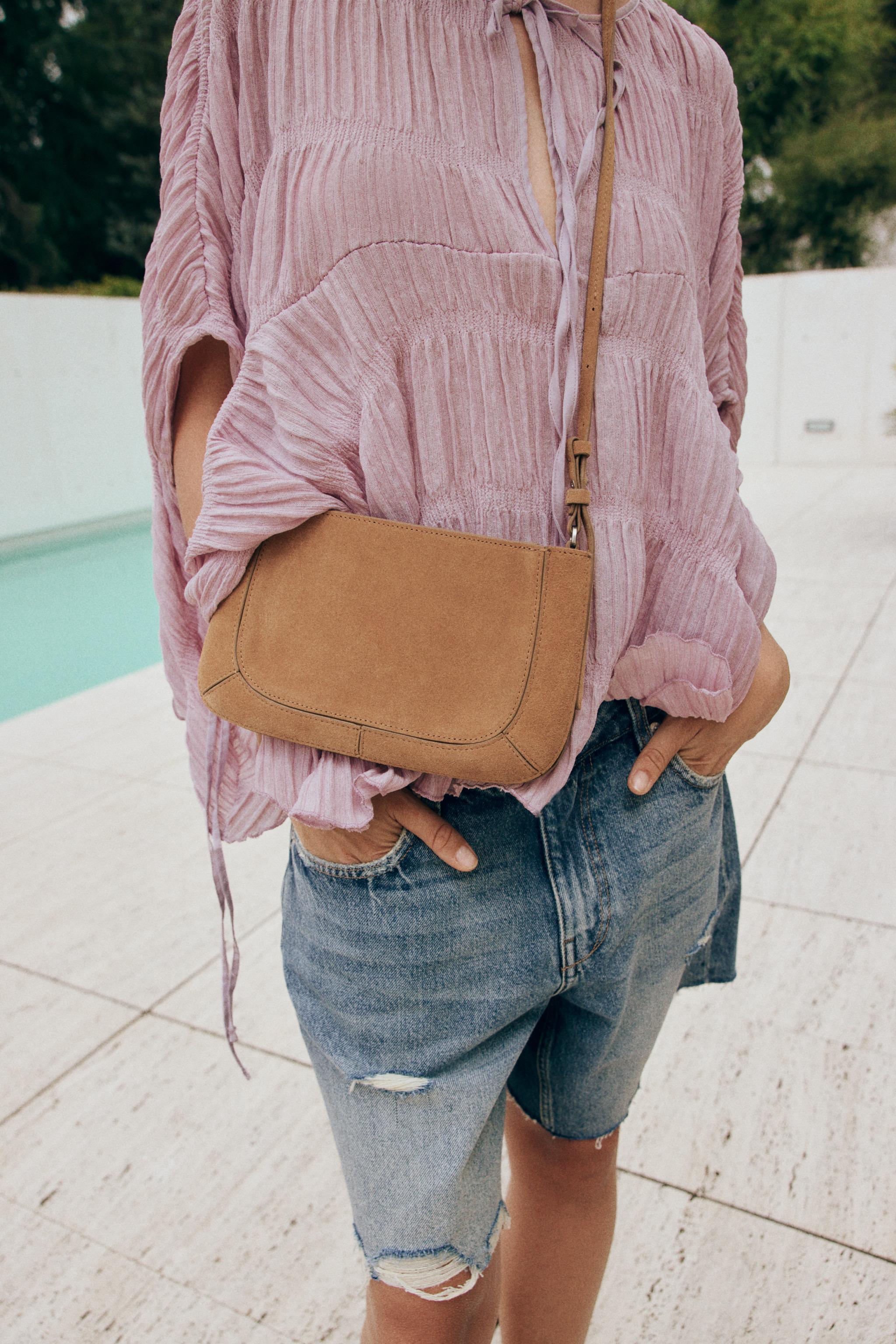 TEXTURED CAPE TOP