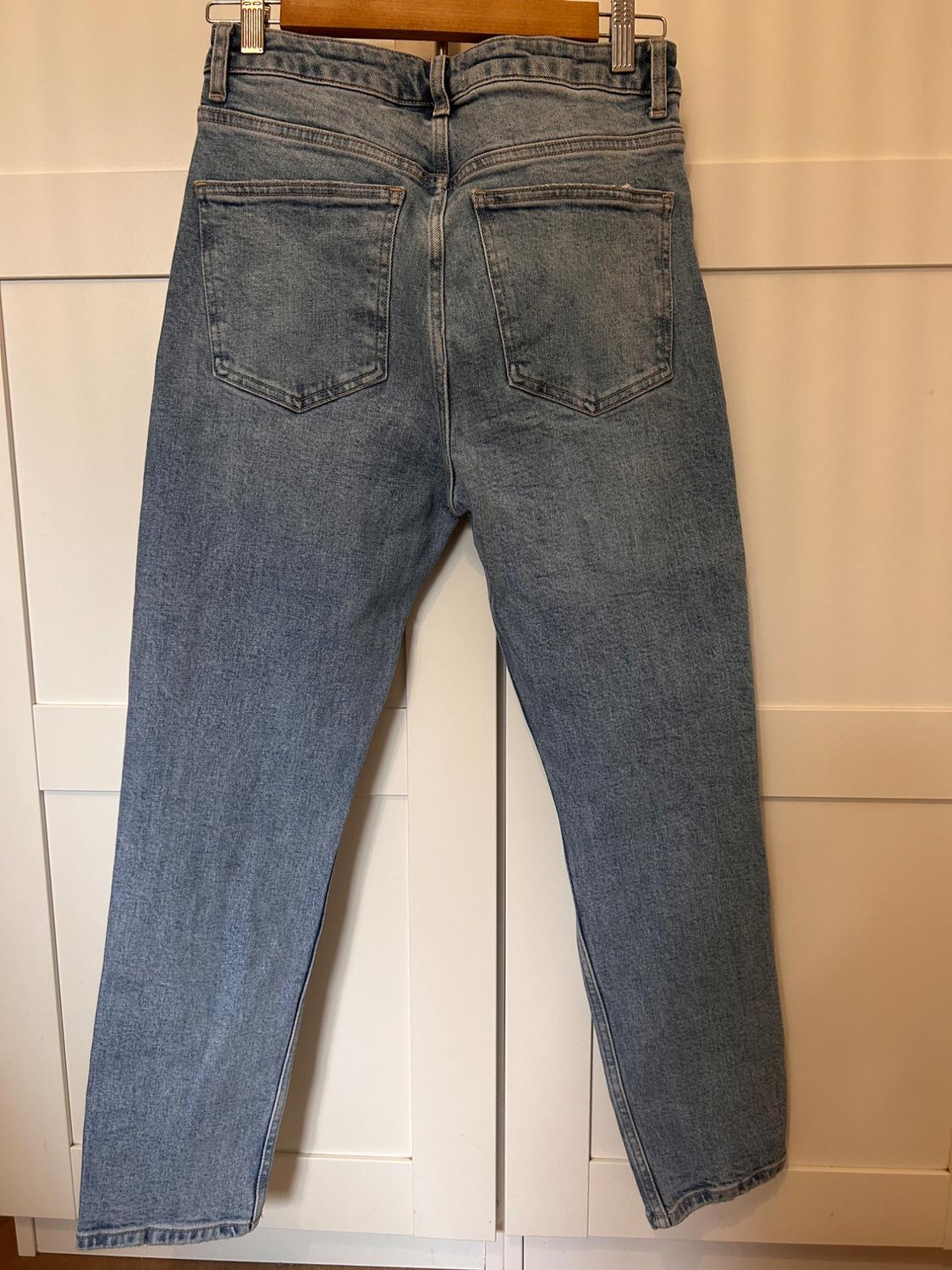SLIM FIT HI-RISE JEANS WITH RIPS - Image 5