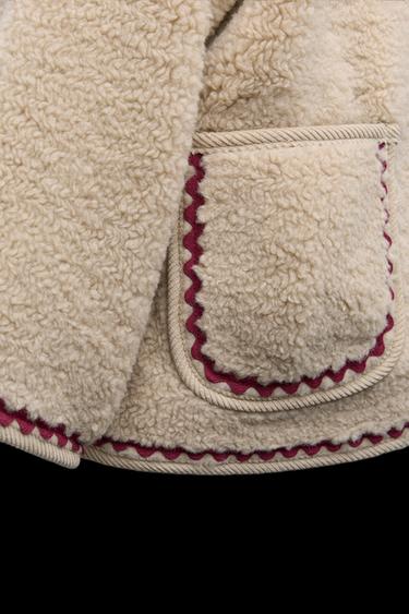 CAZADORA BOREGUILLO ONDULINA FORRO POLAR - Beige claro de Zara