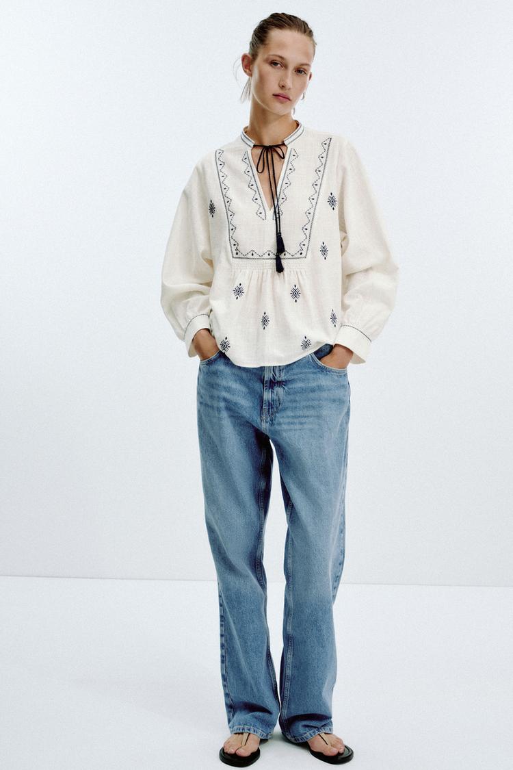 RUSTIC EMBROIDERED BLOUSE