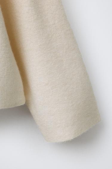 GILET EN MAILLE AVEC LAÇAGES VICHY - Écru de Zara - Image 3