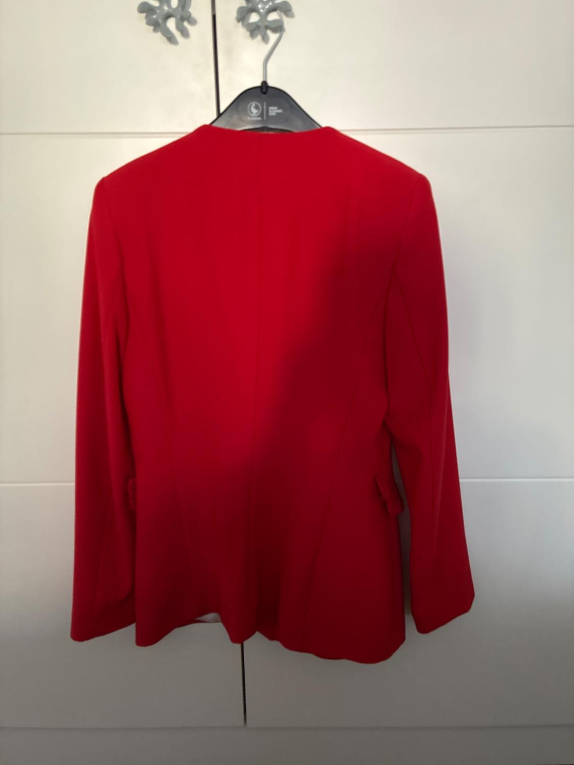 BLAZER ROJA CON CUELLO MAO - Image 2