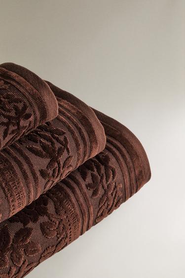 VELOUR JACQUARD BATH TOWEL - Terracotta by Zara - Image 1
