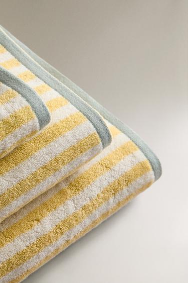 SERVIETTE DE BAIN RAYURES RÉVERSIBLE - Multicolore de Zara - Image 1