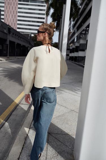 TOP COURT À MANCHES AMPLES - Écru de Zara - Image 6